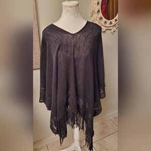 Chic Black Fringed Women's Poncho